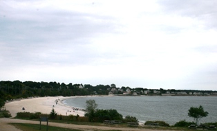 Your Rocky Neck State Park wedding could be on this crescent beach.