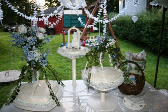 Jamie and John's unique homemade wedding cake.