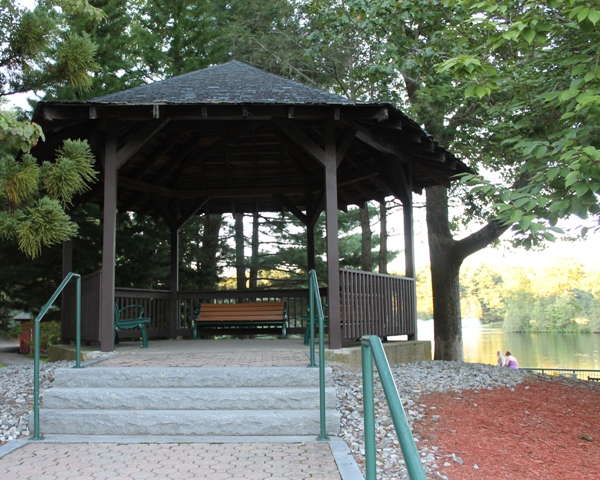 The Mohegan Park wedding gazebo in Norwich, CT