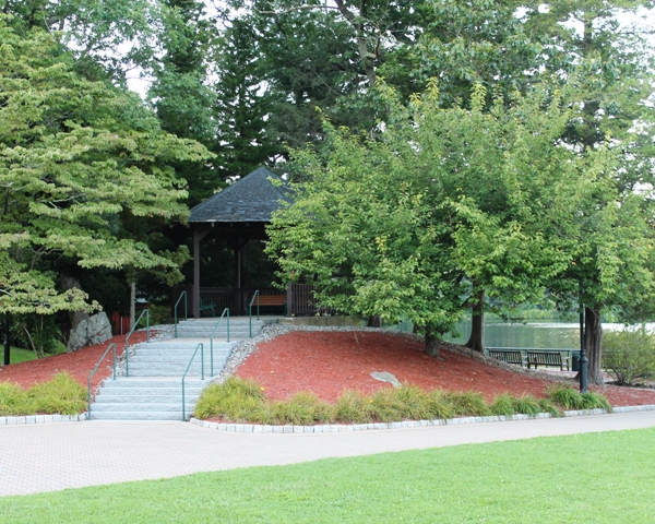 The wedding gazebo in Mohegan Park center has Spaulding Pond in the background.